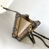  Minimalist everyday bag front view 13