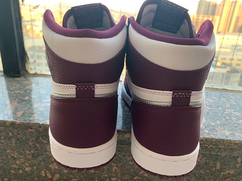Nike Men's & Women's Designer Lifestyle Shoes — Style 164 back view
