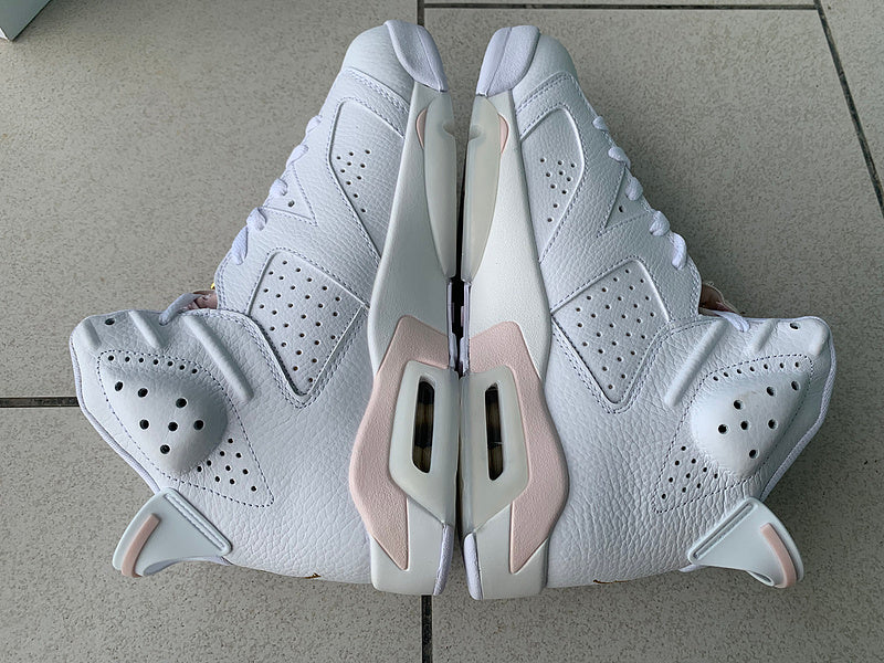 Nike Men's & Women's Luxury Low-Top Trainers — Style 177 hardware detail
