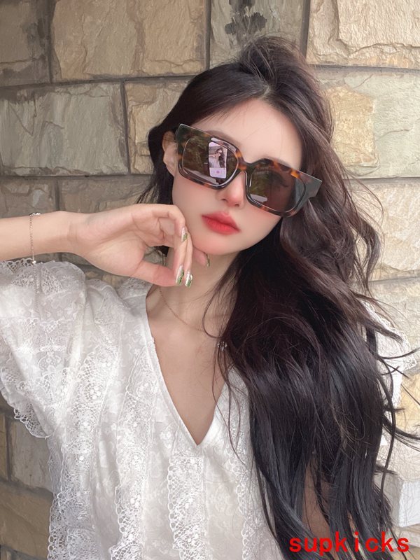 Angled view of Louis Vuitton unisex sunglasses