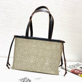 Ziva's Charm handbag – front view (32cm*24cm*15cm)