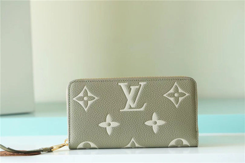  Structured satchel front view