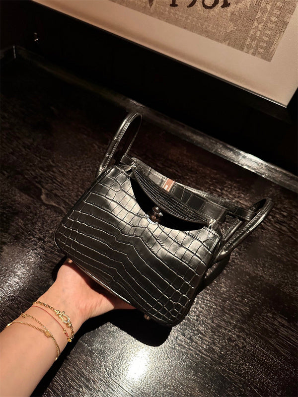  everyday structured bag styled with outfit