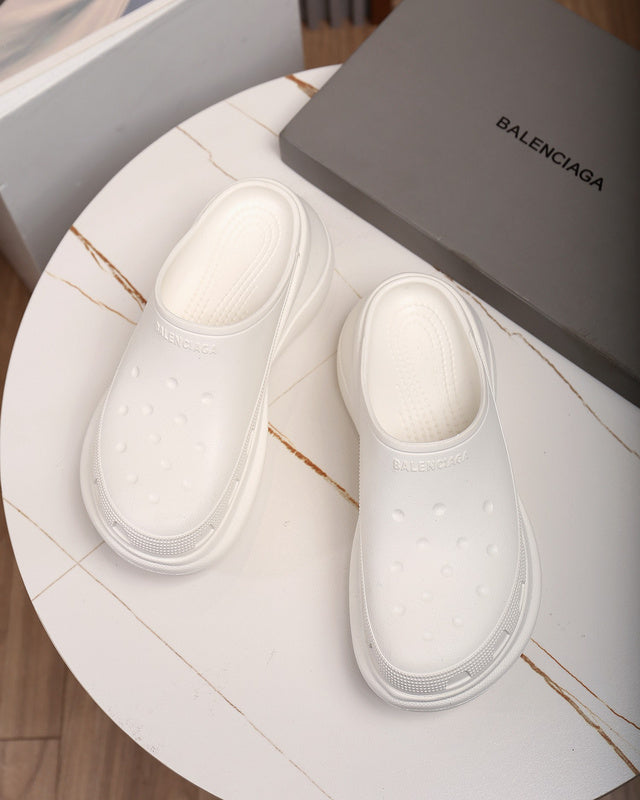 Zivas Charm Versatile Design Designer Sandals (Elevated Footwear Essential) – Detail View