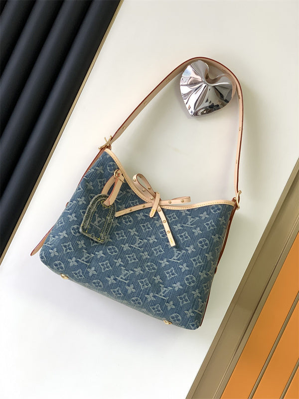  everyday handbag detail view showing craftsmanship 14