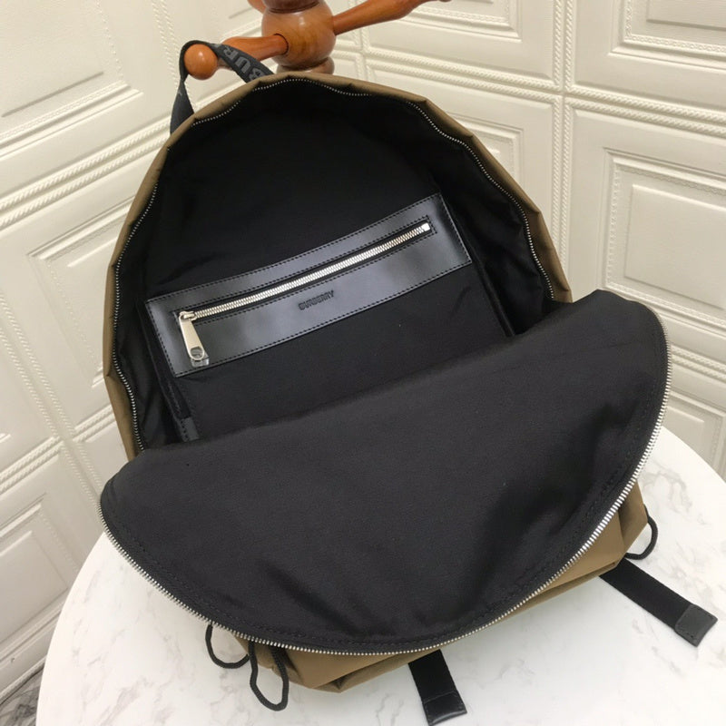 Ziva's Charm handbag – product shot (one versatile size)