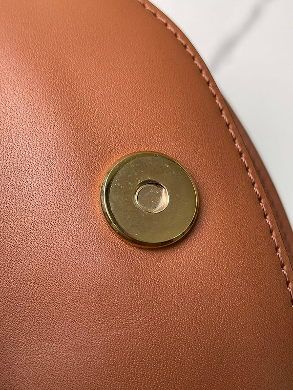 Ziva's Charm handbag – interior view (12.5cm*21cm*9.5cm)