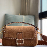 Ziva's Charm handbag – detail view (27cm*6cm*15cm)