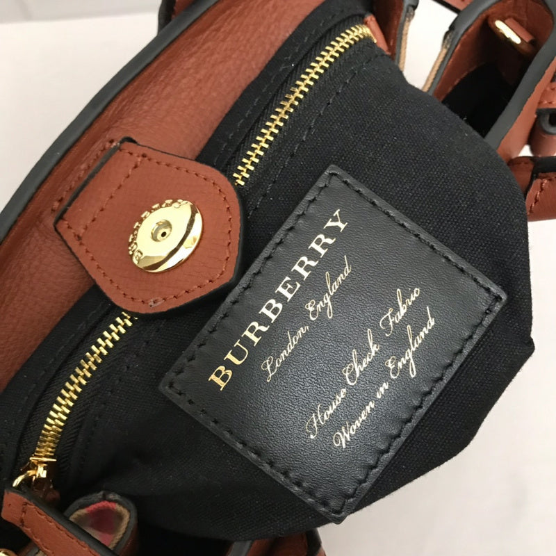 Ziva's Charm handbag – product shot (one versatile size)