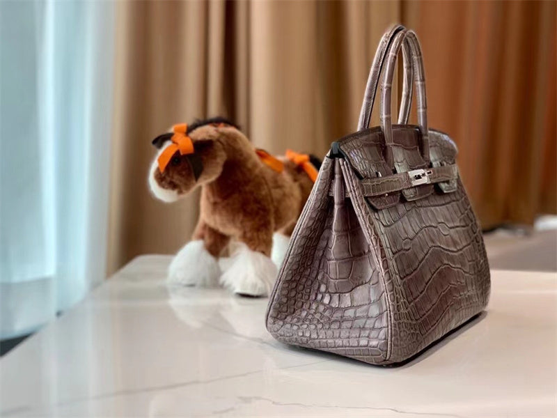 Classic bag women's premium everyday handbag