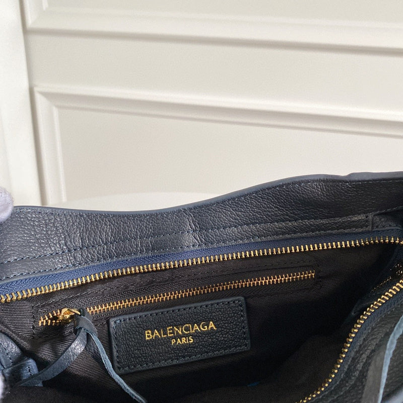 Zivas Charm Everyday Sophistication Statement Handbag (Premium Everyday Carry) – Detail View