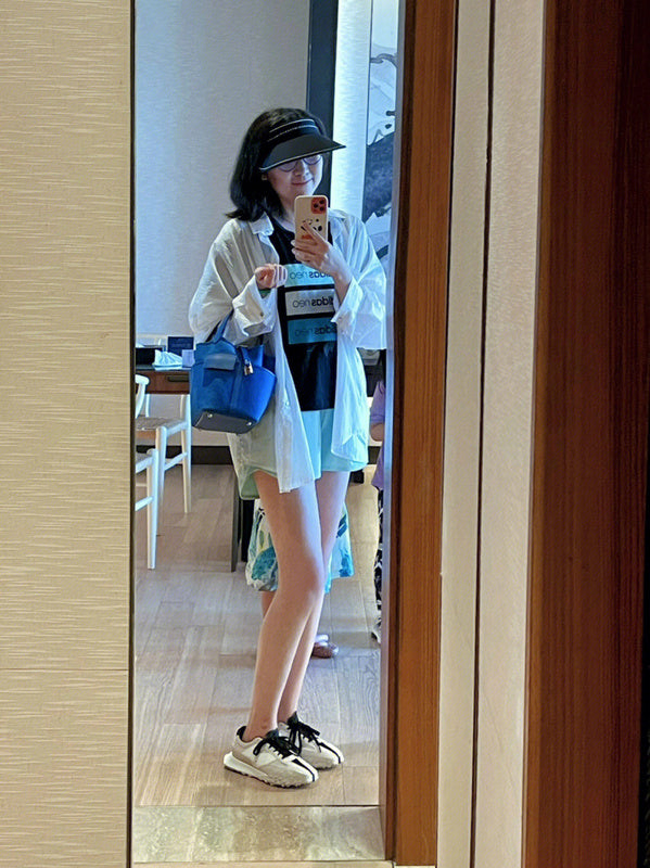 Smart handbag styled for everyday wear