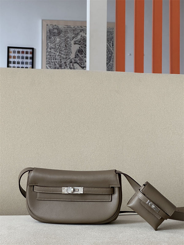 Effortless handbag styled for everyday wear