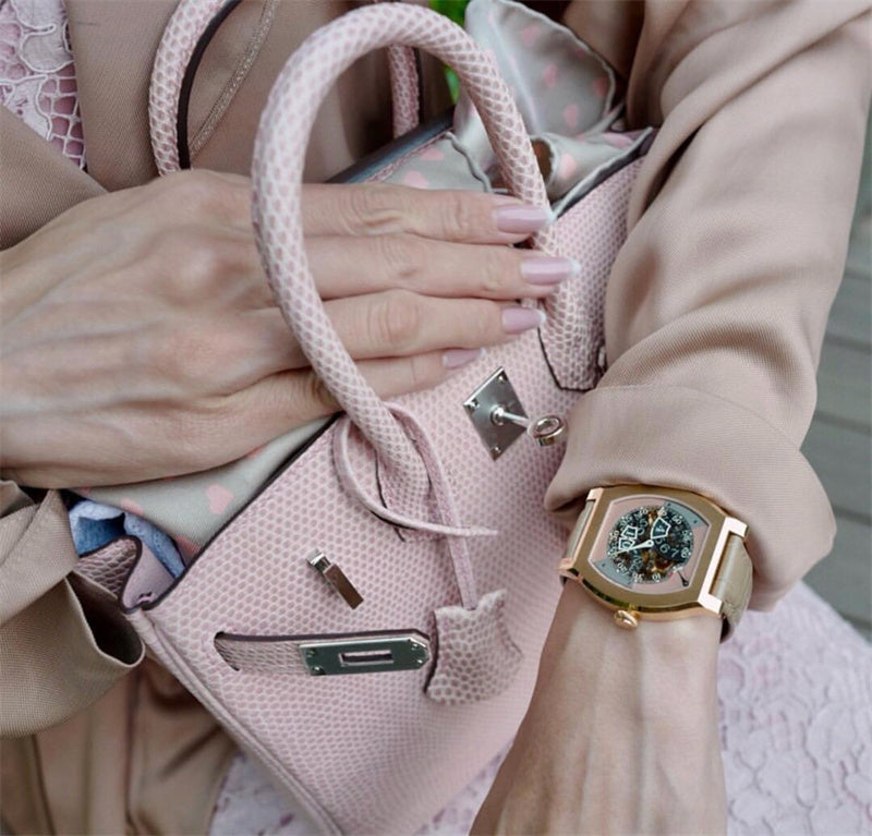  modern carryall bag detail view showing craftsmanship