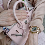  modern carryall bag detail view showing craftsmanship