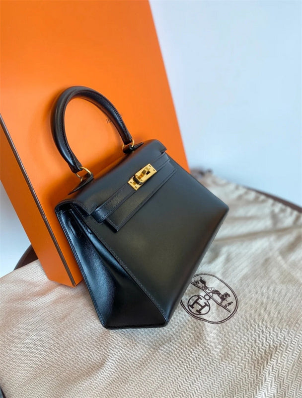 Side view of everyday-ready structured handbag