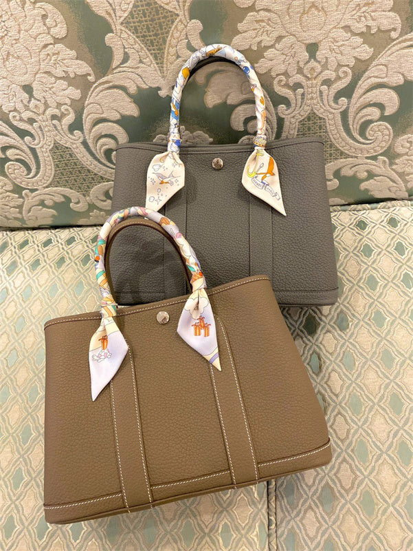  contemporary everyday bag detail view showing craftsmanship