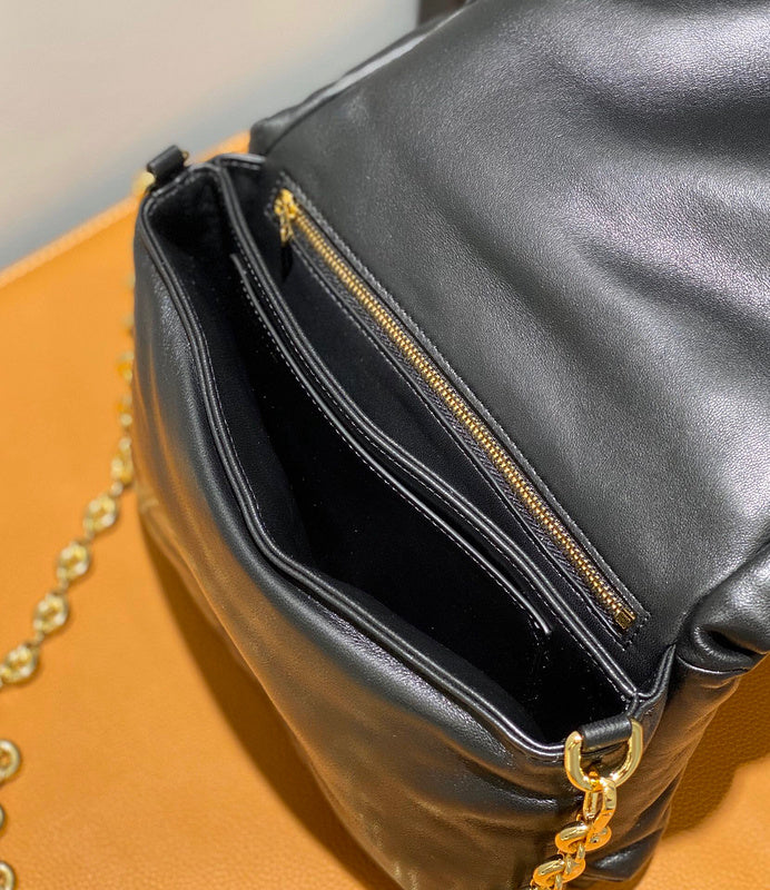 Ziva's Charm handbag – product shot (23cm*6cm*13cm)