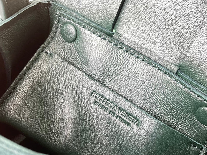Polished Premium PU Leather Handbag - Everyday Elegance | Women's Everyday Carry Handbag #1662 - hardware and detail close-up (image 5) of designer-inspired handbag