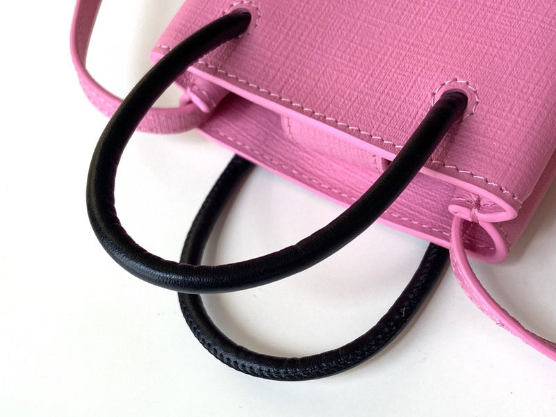 Zivas Charm Modern Minimalist Look Statement Handbag (Contemporary Shape Language) – Detail View 4