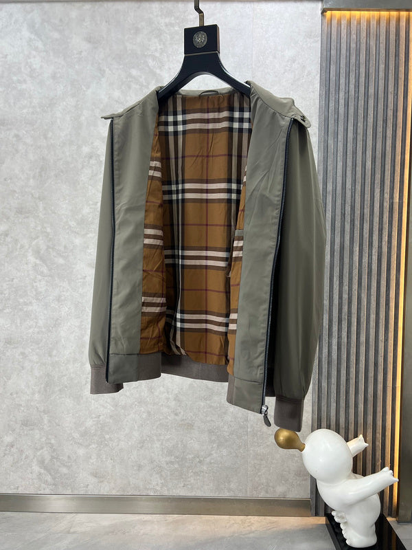 Front view of Burberry luxury piece style No.371