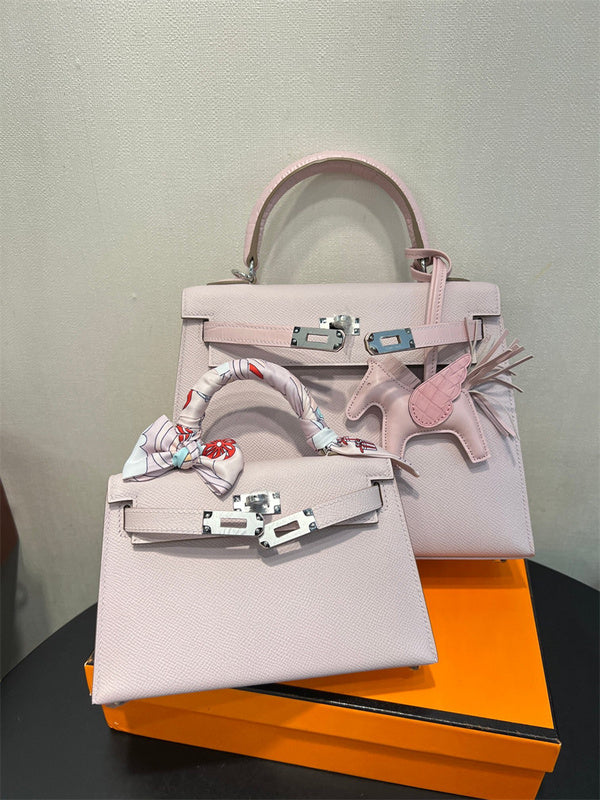  Versatile satchel front view