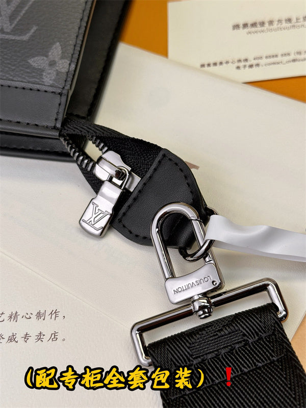  Refined shopper bag carried on shoulder 10