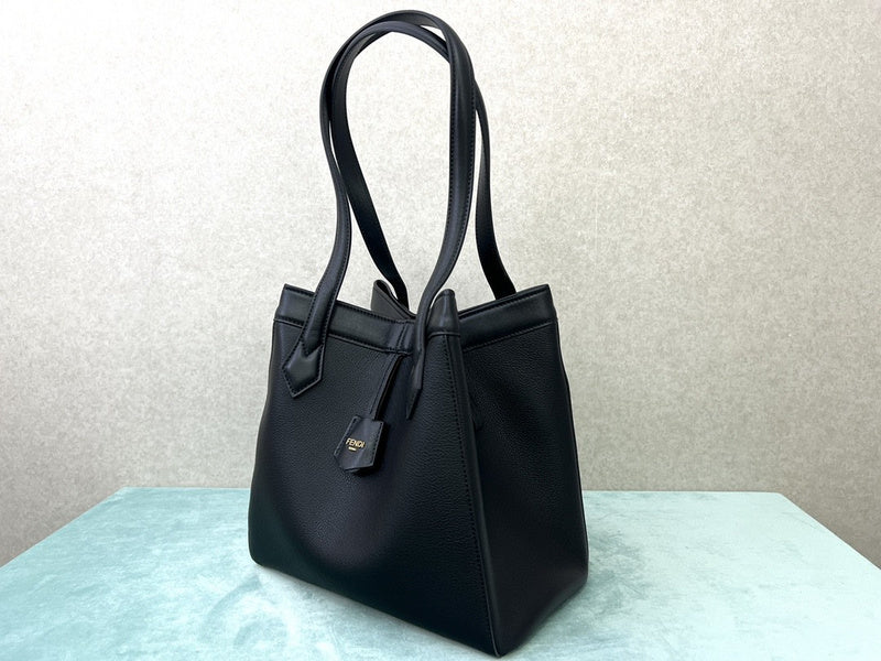 Ziva's Charm handbag – back view (15cm*18.5cm*18cm)
