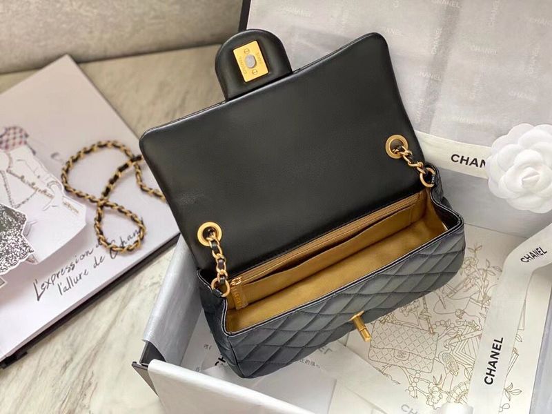 Zivas Charm Sleek Silhouette Designer Handbag (Effortless Style Upgrade) – Lifestyle Shot