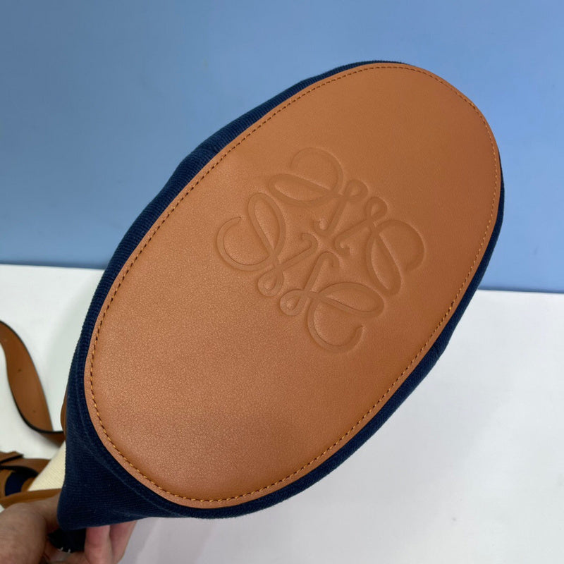 Ziva's Charm handbag – product shot (32cm*26cm*13cm)