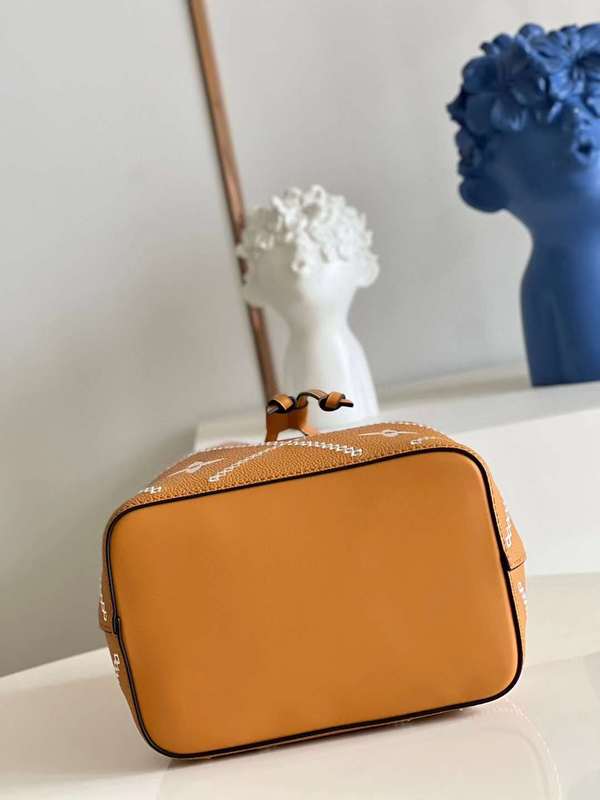 Close-up detail of structured polished women's handbag – women's everyday handbag