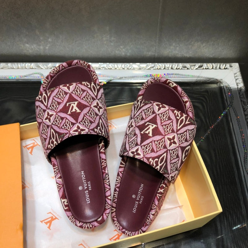 Louis Vuitton Burgundy Low-Top Sneakers - Heel Detail View