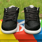 Nike Men's & Women's Designer Lifestyle Shoes — Style 080 angle view
