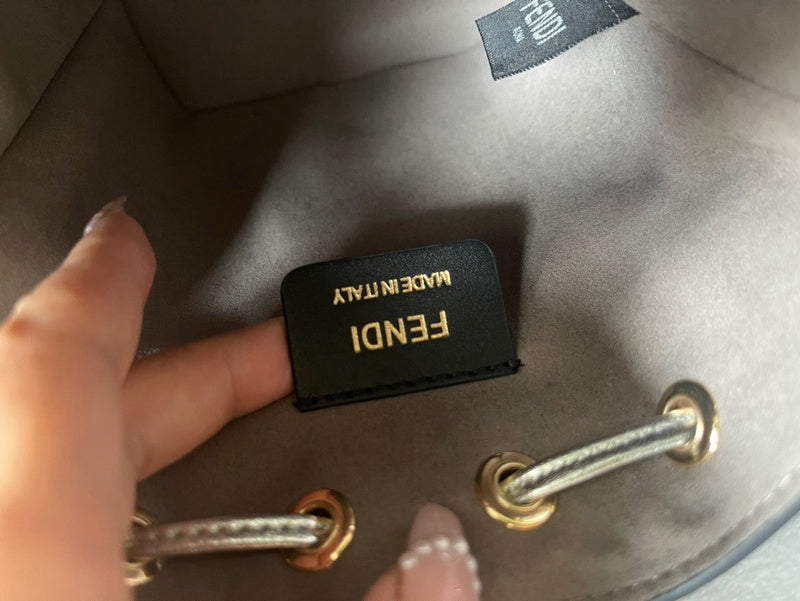Ziva's Charm handbag – product shot (12cm*10cm*18cm)