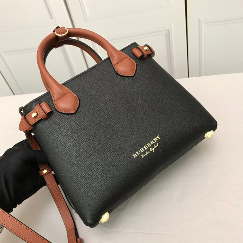 Ziva's Charm handbag – detail view (one versatile size)