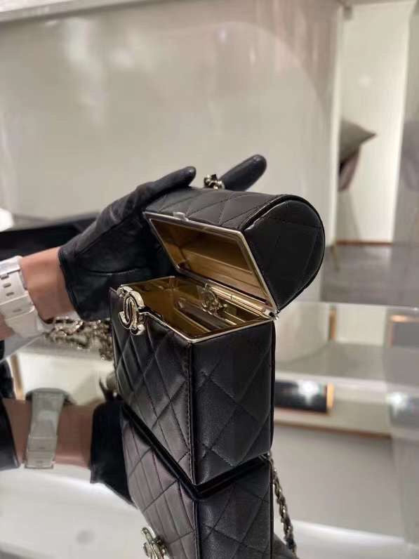  women's handbag, versatile design, view 6