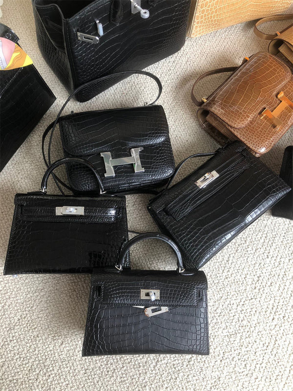  satchel interior and compartment view