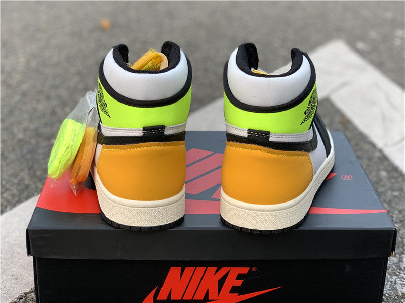 Nike Men's & Women's Luxury Fashion Trainers — Style 162 interior view