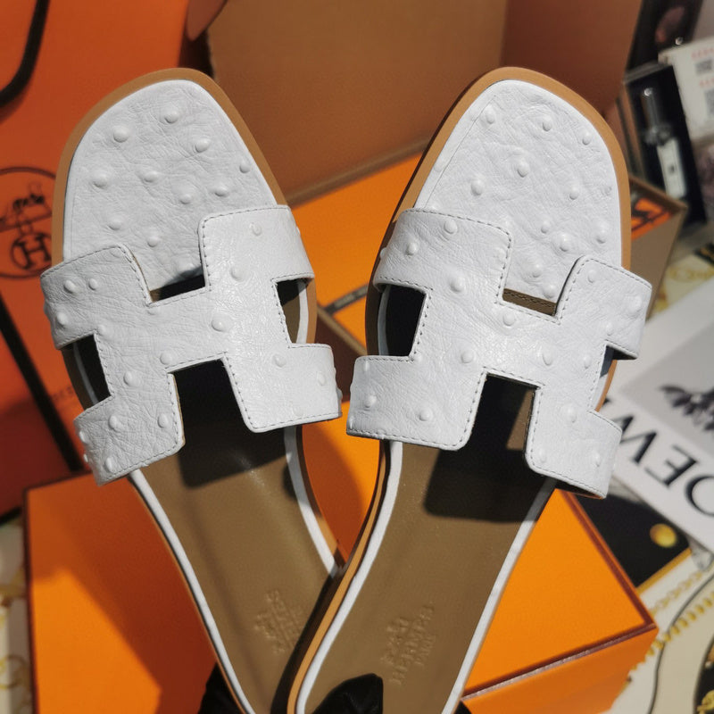 Hermès Red Espadrille Wedge Sandals - Toe Detail View
