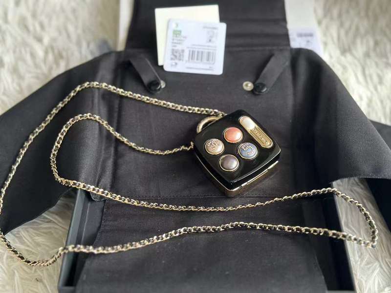 Zivas Charm Classic Sensibility Luxury Handbag (Refined Modern Silhouette) – Lifestyle Shot