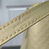  Signature handbag front view 13