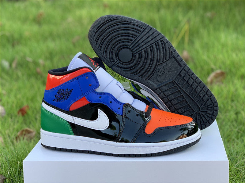 Nike Men's & Women's Designer Lifestyle Shoes — Style 044 detail view