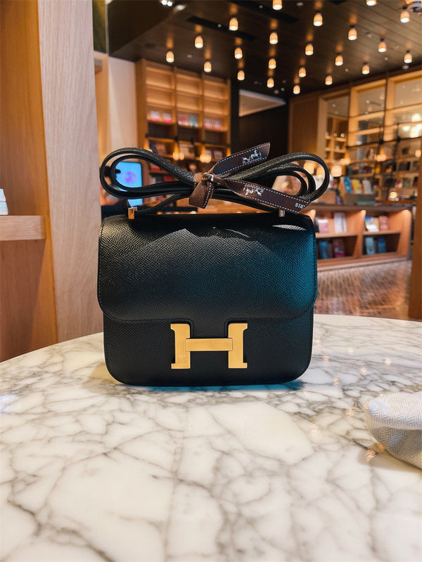  Essential satchel front view 7