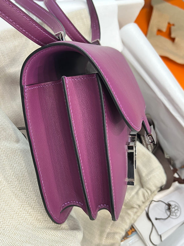 Smart handbag styled for everyday wear