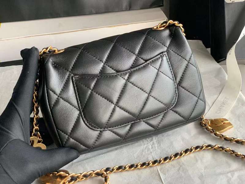 Zivas Charm Classic Sensibility Everyday Handbag (Everyday Luxury Essential) – Interior View