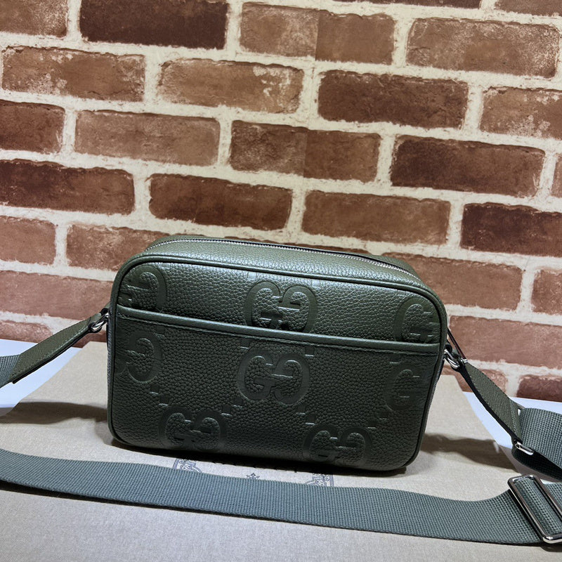 Front view of everyday-luxe modern women's handbag – women's designer-style accessory