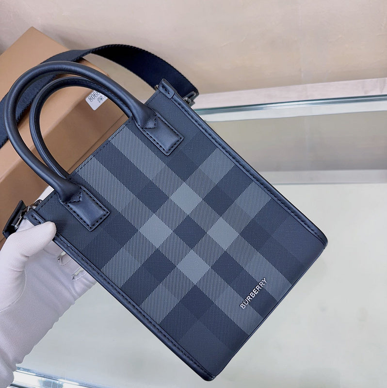 Statement Vegan Leather Handbag - Versatile Everyday Design | Women's Designer-Inspired Purse #1091 - hardware and detail close-up (image 5) of designer-inspired handbag