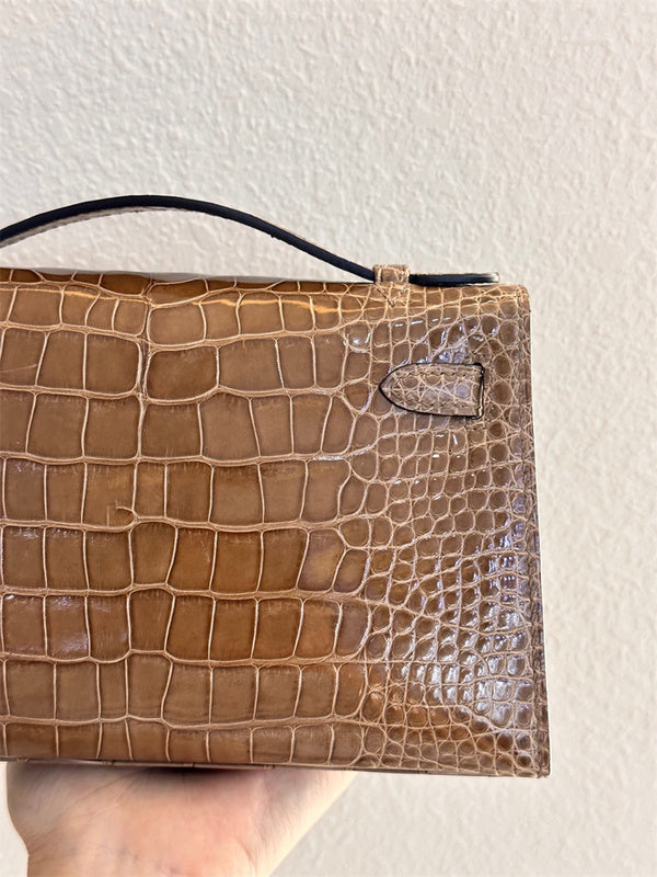  elegant tote bag detail view showing craftsmanship 8