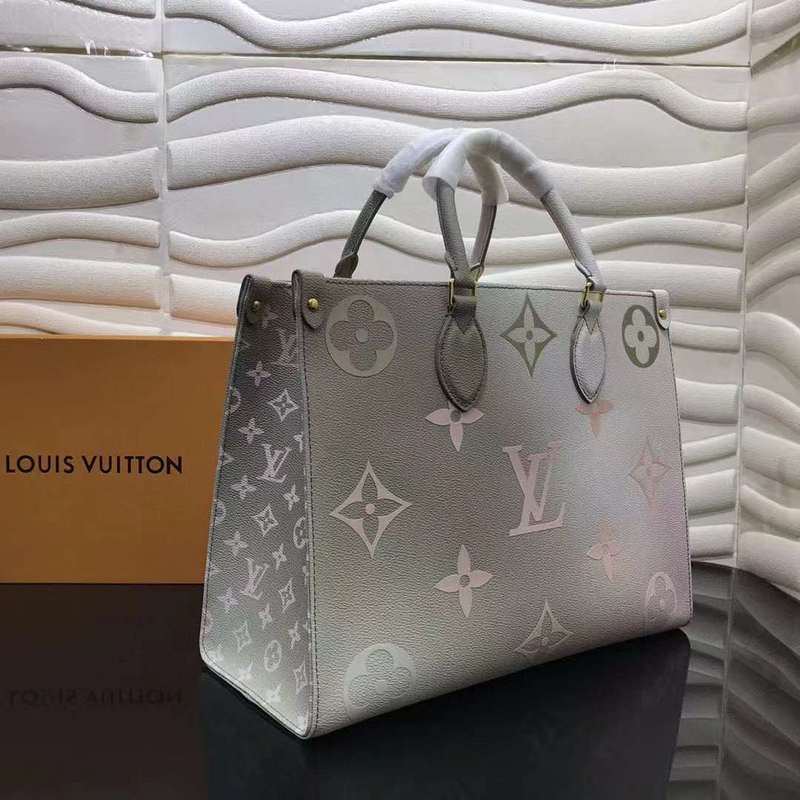 Front view of classic refined women's handbag – women's everyday handbag