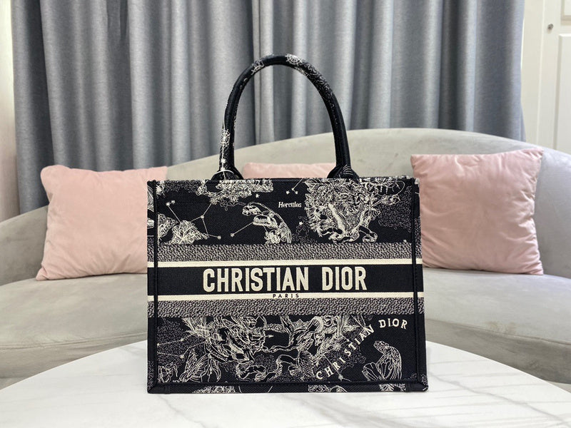 Front view of classic structured women's handbag – women's premium purse